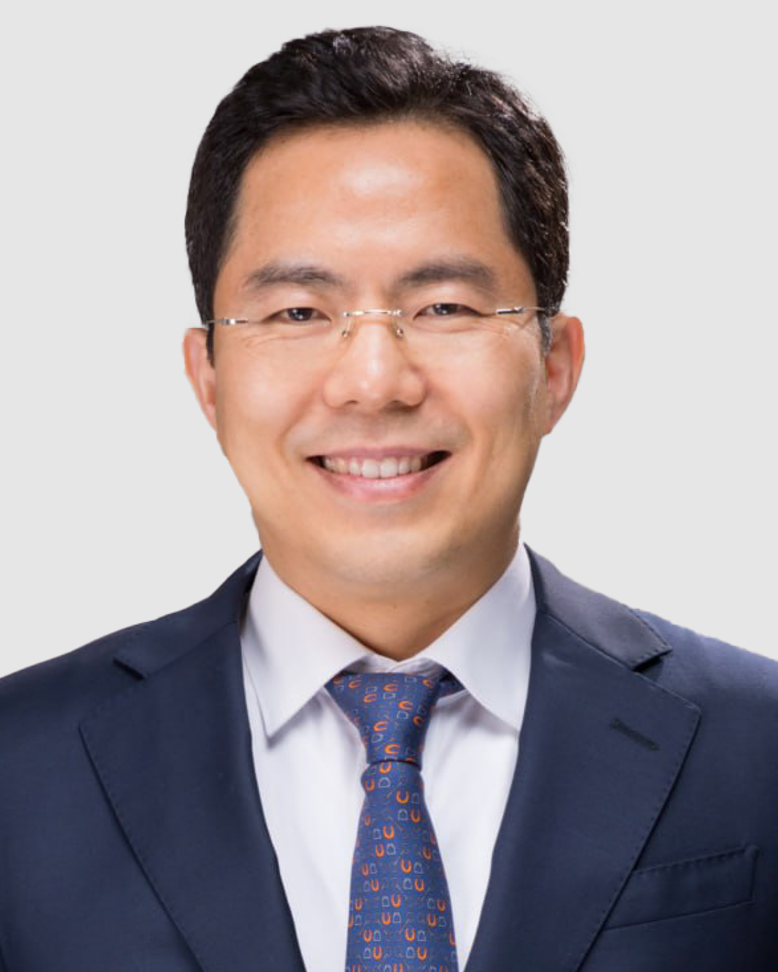 임채룡 건축기사 변호사 회색