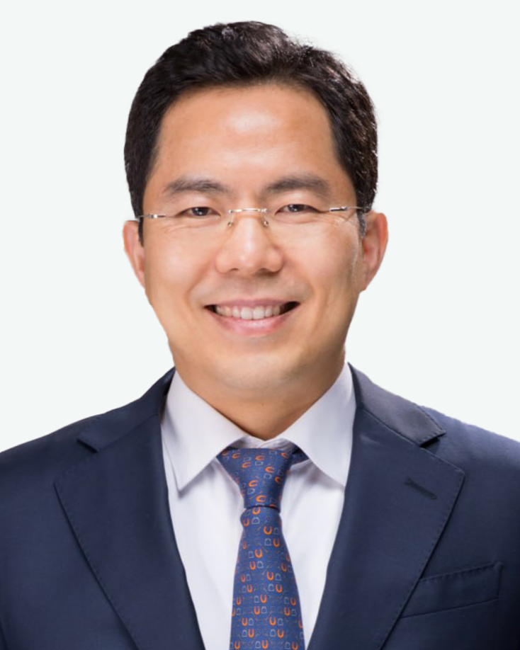 임채룡 건축기사 변호사 흰색